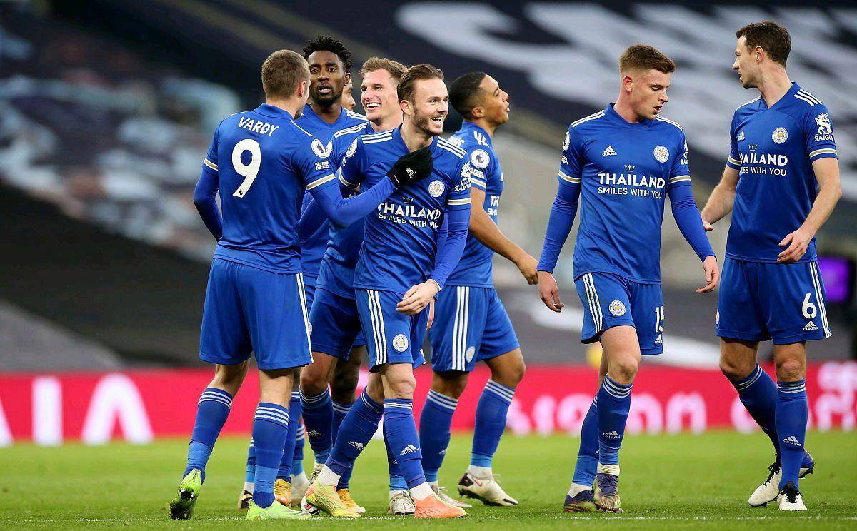 里昂客场胜巴黎，迪马特奥连笑三连()