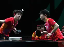 一支球队在国际比赛中闪耀登场，获得胜利()